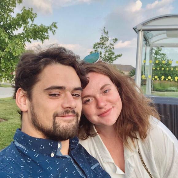 Meet your Posher, Taylor - Picture 1 of 1